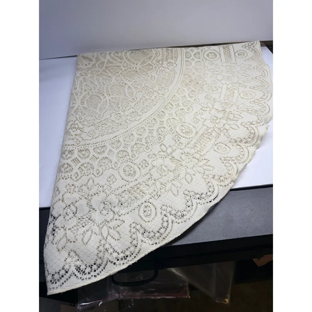 Vintage Round Lace Tablecloth Cream Floral Medallion Scalloped Edge 46 Inch